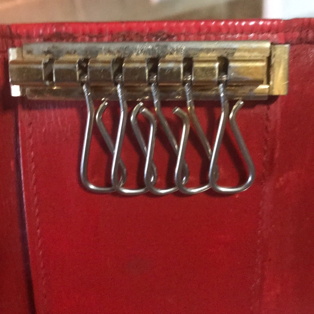 Red Epi LV Leather Key Holder - Picture 3 of 8